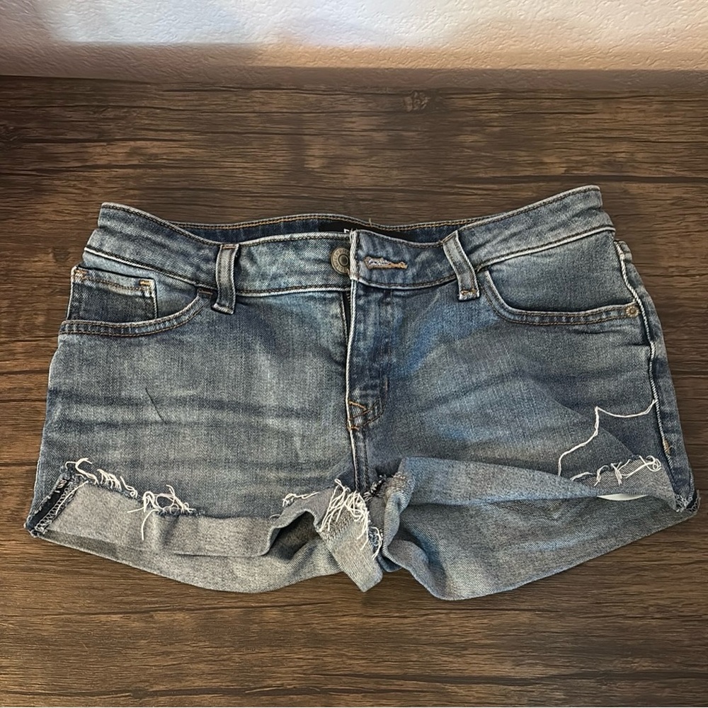 Express women’s low rise jean shorts size 2